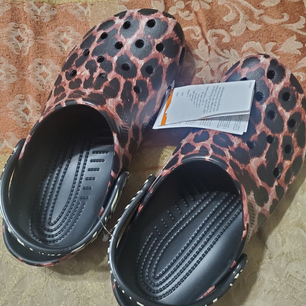 CROCS